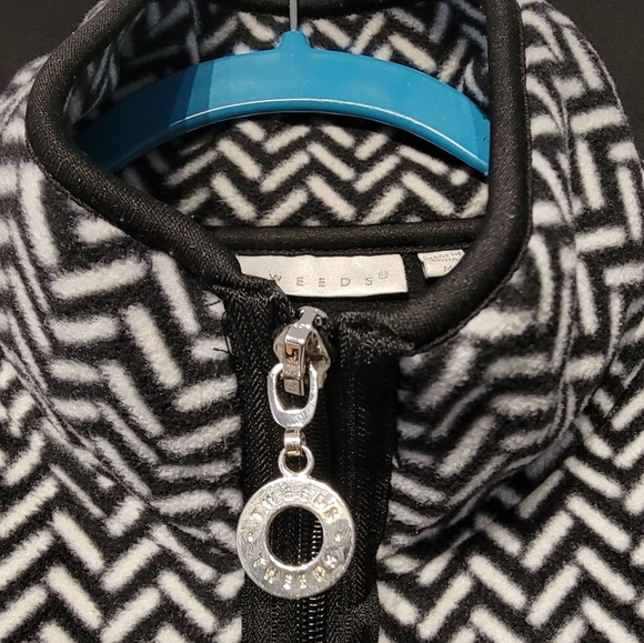 Tweeds medium black/white chevron pattern print vest. - Picture 4 of 8